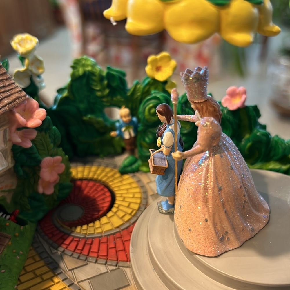 Hallmark keepsake I’ll get you my pre-the Wizard of Oz table decoration - Picture 9 of 13